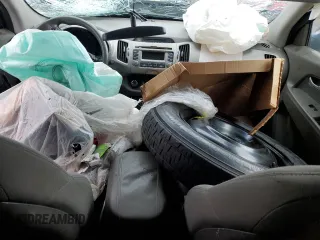 2012 Kia Sportage LX z VIN KNDPBCA28C7206947, wystawiony jako Copart lot #74242323 z przebiegiem Nie podano mil oraz Szkoda całkowita • Salvage title. Historia ofert i sprzedaży dostępna na DreamBid. Obrazek 8.