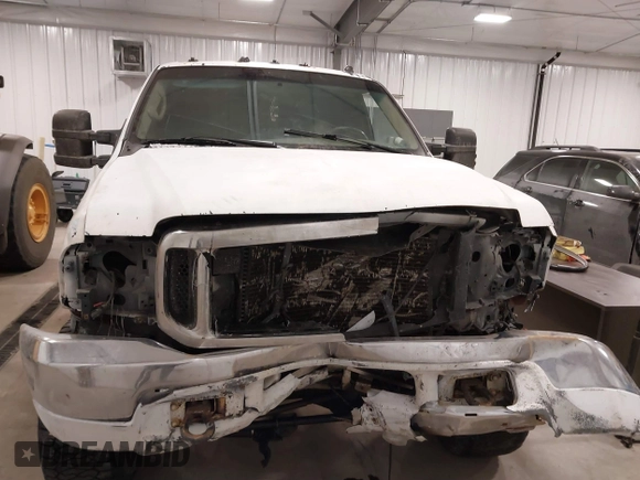 2001 Ford Super Duty F-250 XL with VIN 1FTNW21FX1EA67812, listed as a IAAI auction lot 41380803 with 219,306 mi miles. Bid and sale history available at carsss.com. Image 12.