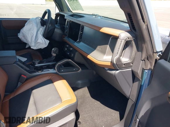 2024 Ford Bronco Outer Banks with VIN 1FMDE8BH8RLB21905, listed as a IAAI auction lot 41903020 with 2,665 mi miles. Bid and sale history available at carsss.com. Image 5.