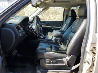 2007 Chevrolet Suburban LTZ with VIN 1GNFK163X7R422799, listed as a Copart auction lot 49281675 with 230,916 mi miles and Clean Title. Bid and sale history available at carsss.com. Image 7.