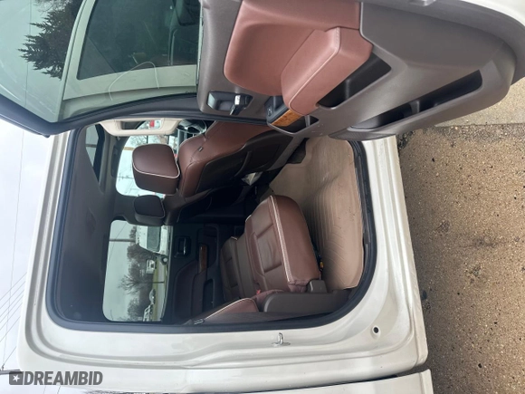 2015 Chevrolet Silverado 1500 High Country with VIN 3GCUKTEC4FG142789, listed as a Copart auction lot 51507825 with 218,796 mi miles and Clean Title. Bid and sale history available at carsss.com. Image 6.