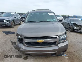 2012 Chevrolet Tahoe LS z VIN 1GNSCAE08CR323878, wystawiony jako IAAI lot #41936259 z przebiegiem 67 542 mil mil oraz . Historia ofert i sprzedaży dostępna na DreamBid. Obrazek 12.