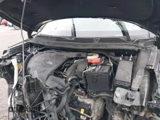 2014 Ford Explorer XLT with VIN 1FM5K8D86EGA67095, listed as a IAAI auction lot 41953602 with 122,930 mi miles and . Bid and sale history available at carsss.com. Image 10.