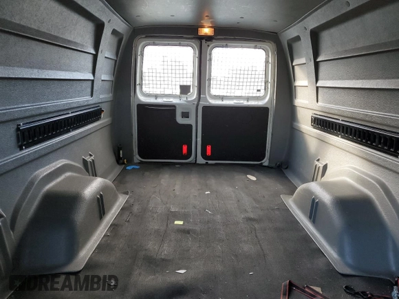 2010 Ford Econoline Cargo Commercial с VIN 1FTNS2EW0ADA63179, выставлен на аукционе Copart как лот 76783934 с пробегом 352 353 миль миль и Чистый • Clean title. История ставок и продаж доступна на DreamBid. Изображение 10.