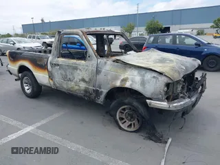 2005 Ford Ranger XL z VIN 1FTYR10D45PA03550, wystawiony jako IAAI lot #42371785 z przebiegiem Nie podano mil oraz . Historia ofert i sprzedaży dostępna na DreamBid. Obrazek 1.