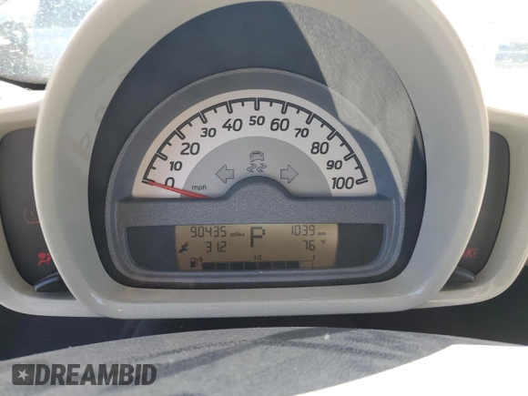 2011 Smart fortwo Pure z VIN WMEEJ3BA2BK427313, wystawiony jako Copart lot #46875525 z przebiegiem 90 435 mil mil oraz Szkoda całkowita • Salvage title. Historia ofert i sprzedaży dostępna na DreamBid. Obrazek 9.