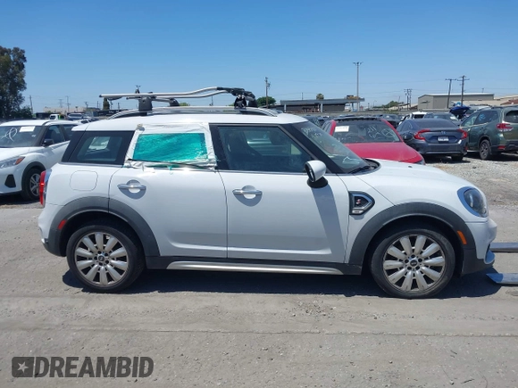 2019 MINI Countryman Cooper S with VIN WMZYT3C59K3J32727, listed as a IAAI auction lot 42328441 with Not provided miles and . Bid and sale history available at DreamBid. Image 12.