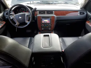 2013 Chevrolet Avalanche LTZ with VIN 3GNMCGE03DG351665, listed as a Copart auction lot 80685674 with 231,186 mi miles and Salvage Title. Bid and sale history available at carsss.com. Image 8.
