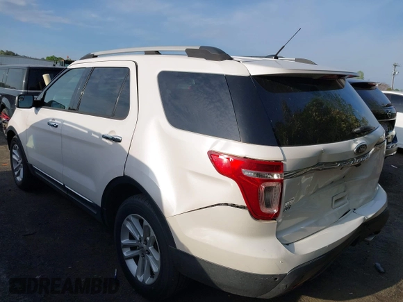 2013 Ford Explorer XLT with VIN 1FM5K7D81DGA97095, listed as a IAAI auction lot 42003091 with 143,148 mi miles. Bid and sale history available at carsss.com. Image 3.