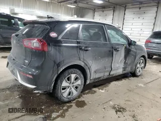 2017 Kia Niro Touring Launch Edition with VIN KNDCC3LCXH5076013, listed as a Copart auction lot 45154335 with 124,295 mi miles and Clean Title. Bid and sale history available at carsss.com. Image 3.