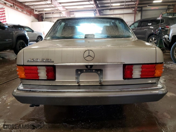 1986 Mercedes-Benz 420 Series 420SEL with VIN WDBCA35D2GA246302, listed as a Copart auction lot 87239744 with 101975 miles and Clean Title. Bid and sale history available at carsss.com. Image 6.