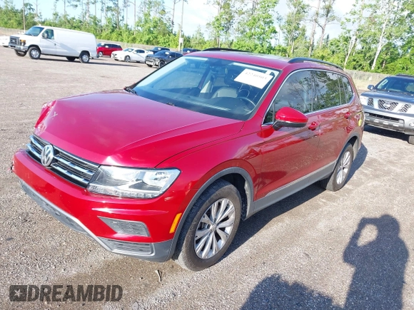 2018 Volkswagen Tiguan SEL z VIN 3VV3B7AX3JM054842, wystawiony jako IAAI lot #42240503 z przebiegiem 47 300 mil mil oraz . Historia ofert i sprzedaży dostępna na DreamBid. Obrazek 2.