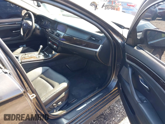 2012 BMW 5 Series 528i xDrive with VIN WBAXH5C58CDW03798, listed as a IAAI auction lot 42011933 with 115,508 mi miles and . Bid and sale history available at DreamBid. Image 5.
