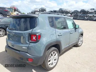 2018 Jeep Renegade Latitude with VIN ZACCJABB7JPJ69925, listed as a IAAI auction lot 41954537 with 61,680 mi miles. Bid and sale history available at carsss.com. Image 4.