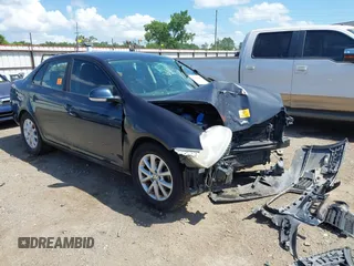2010 Volkswagen Jetta Limited Edition с VIN 3VWRX7AJ9AM037465, выставлен на аукционе IAAI как лот 42564900 с пробегом 144 927 миль миль и . История ставок и продаж доступна на DreamBid. Изображение 1.