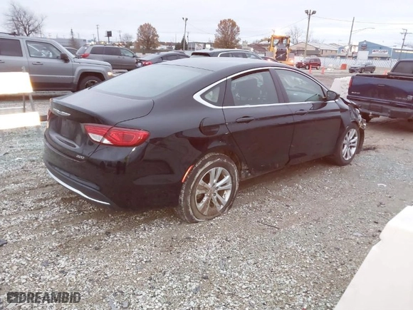 2015 Chrysler 200 Limited with VIN 1C3CCCAB8FN538967, listed as a IAAI auction lot 40943422 with 130,423 mi miles. Bid and sale history available at carsss.com. Image 4.