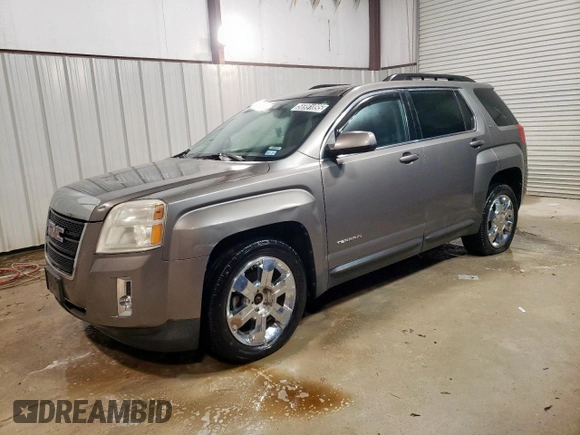 2011 GMC Terrain SLT-1 z VIN 2CTFLUE56B6413021, wystawiony jako Copart lot #56991895 z przebiegiem 263 832 mil mil oraz Czysty tytuł • Clean title. Historia ofert i sprzedaży dostępna na DreamBid. Obrazek 1.