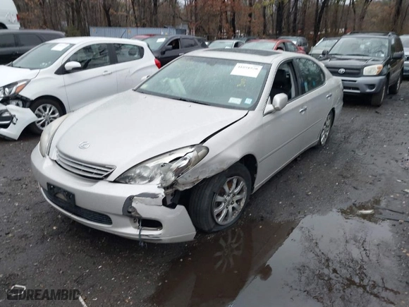 2002 Lexus ES 300 with VIN JTHBF30G920014180, listed as a IAAI auction lot 41891920 with 196,984 mi miles. Bid and sale history available at carsss.com. Image 6.