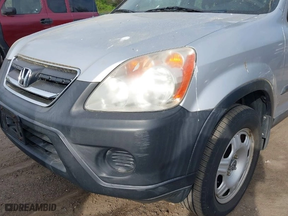 2005 Honda CR-V LX with VIN SHSRD78595U321847, listed as a IAAI auction lot 42099841 with 212,423 mi miles. Bid and sale history available at carsss.com. Image 6.