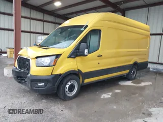 2022 Ford Transit Cargo z VIN 1FTBR3X82NKA09368, wystawiony jako IAAI lot #38831402 z przebiegiem 34 881 mil mil oraz . Historia ofert i sprzedaży dostępna na DreamBid. Obrazek 2.