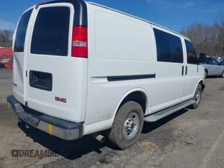 2019 GMC Savana Cargo with VIN 1GTW7AFG2K1366684, listed as a IAAI auction lot 41894616 with 88,788 mi miles. Bid and sale history available at carsss.com. Image 4.