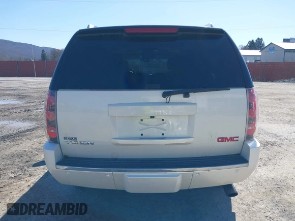 2011 GMC Yukon Denali with VIN 1GKS2EEF8BR237643, listed as a IAAI auction lot 41811822 with 134,309 mi miles. Bid and sale history available at carsss.com. Image 16.