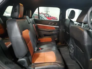 2019 Ford Explorer XLT с VIN 1FM5K8D86KGA92977, выставлен на аукционе Copart как лот 57943585 с пробегом 123 124 миль миль и Списание • Salvage title. История ставок и продаж доступна на DreamBid. Изображение 11.