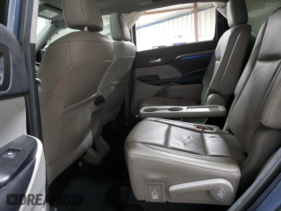 2017 Toyota Highlander Limited z VIN 5TDDZRFH4HS459601, wystawiony jako Copart lot #60559765 z przebiegiem 57 330 mil mil oraz Szkoda całkowita • Salvage title. Historia ofert i sprzedaży dostępna na DreamBid. Obrazek 11.