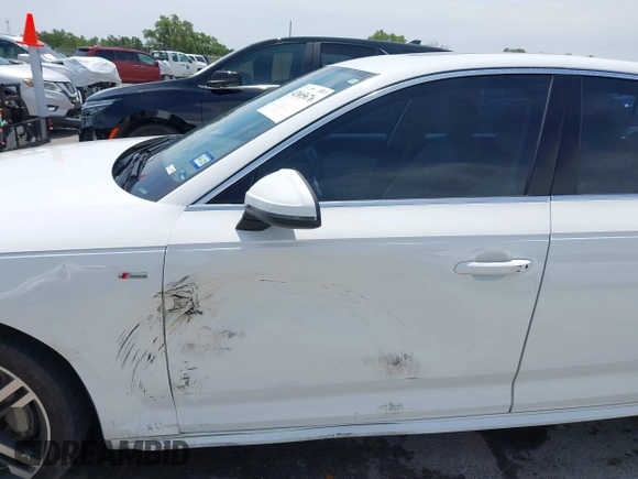 2017 Audi A4 Premium Plus z VIN WAUENAF45HN024586, wystawiony jako IAAI lot #42065676 z przebiegiem 106 709 mil mil oraz . Historia ofert i sprzedaży dostępna na DreamBid. Obrazek 6.