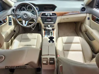 2012 Mercedes-Benz C 250 Sport z VIN WDDGF4HBXCR200013, wystawiony jako Copart lot #58345935 z przebiegiem 111 378 mil mil oraz Szkoda całkowita • Salvage title. Historia ofert i sprzedaży dostępna na DreamBid. Obrazek 8.