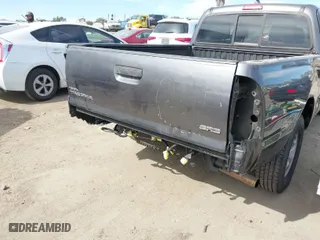 2015 Toyota Tacoma with VIN 5TFTX4CN6FX061716, listed as a IAAI auction lot 41627351 with 76,361 mi miles. Bid and sale history available at carsss.com. Image 6.