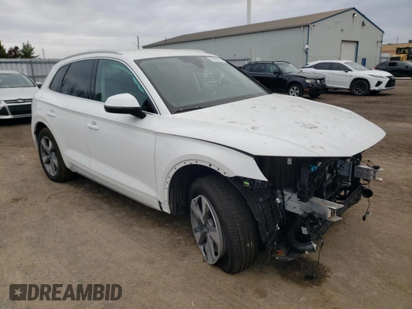 2024 Audi Q5 Komfort with VIN WA1AAAFY3R2124179, listed as a Copart auction lot 72621264 with 1,372 mi miles and Salvage Title. Bid and sale history available at carsss.com. Image 4.