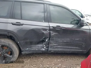 2023 Jeep Grand Cherokee Altitude с VIN 1C4RJHAG2P8701245, выставлен на аукционе IAAI как лот 41679077 с пробегом 29 262 миль миль и . История ставок и продаж доступна на DreamBid. Изображение 13.