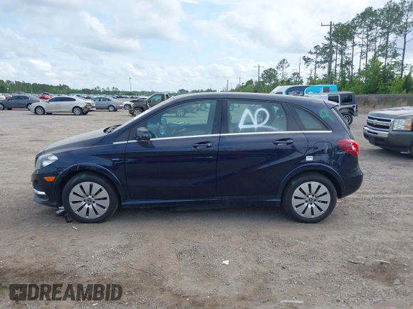 2017 Mercedes-Benz B Electric Drive with VIN WDDVP9AB7HJ016231, listed as a IAAI auction lot 42122915 with 86,076 mi miles and . Bid and sale history available at DreamBid. Image 15.