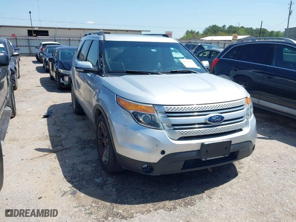 2015 Ford Explorer Limited with VIN 1FM5K7F86FGA26586, listed as a IAAI auction lot 41835232 with 161,191 mi miles. Bid and sale history available at carsss.com. Image 1.