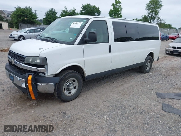 2008 Chevrolet Express Passenger z VIN 1GAHG39K581171068, wystawiony jako IAAI lot #42530215 z przebiegiem 251 871 mil mil oraz . Historia ofert i sprzedaży dostępna na DreamBid. Obrazek 2.