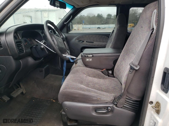2000 Dodge Ram 1500 with VIN 1B7HC13Z1YJ113679, listed as a Copart auction lot 45869575 with 269,610 mi miles and Salvage Title. Bid and sale history available at carsss.com. Image 7.