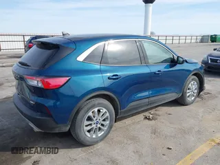 2020 Ford Escape SE z VIN 1FMCU9G68LUC31480, wystawiony jako IAAI lot #41780930 z przebiegiem 45 494 mil mil oraz . Historia ofert i sprzedaży dostępna na DreamBid. Obrazek 4.