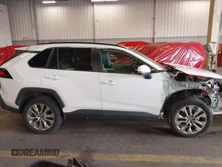 2020 Toyota RAV4 XLE Premium with VIN 2T3C1RFV1LC042163, listed as a IAAI auction lot 40672979 with 76,016 mi miles. Bid and sale history available at carsss.com. Image 14.