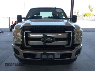 2015 Ford F-250 XLT z VIN 1FT7X2B60FEC27921, wystawiony jako IAAI lot #41962970 z przebiegiem 316 909 mil mil oraz . Historia ofert i sprzedaży dostępna na DreamBid. Obrazek 12.