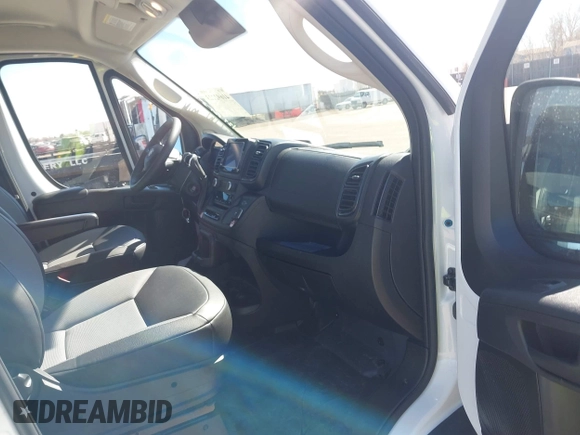 2025 Ram ProMaster Cargo Tradesman with VIN 3C6LRVVG4SE514098, listed as a IAAI auction lot 41692223 with 4,290 mi miles and . Bid and sale history available at carsss.com. Image 5.