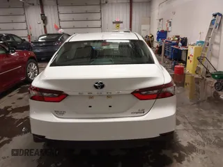 2022 Toyota Camry Hybrid LE with VIN 4T1C31AK4NU589284, listed as a IAAI auction lot 41570420 with 47,565 mi miles. Bid and sale history available at carsss.com. Image 16.