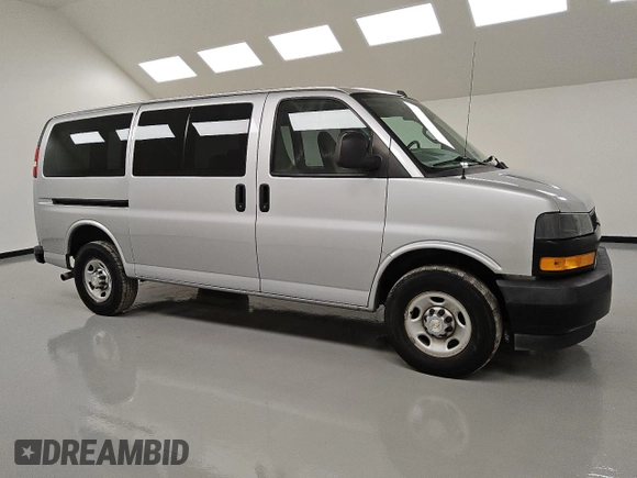 2020 Chevrolet Express Cargo Van with VIN 1GCWGAFG7L1242881, listed as a Copart auction lot 53825035 with 322,801 mi miles and Clean Title. Bid and sale history available at carsss.com. Image 4.