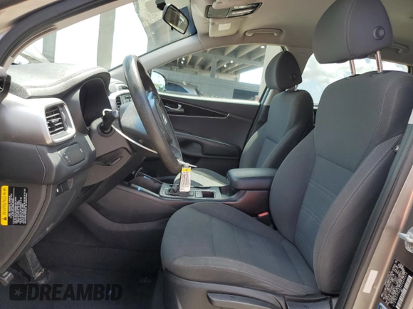 2018 Kia Sorento LX with VIN 5XYPG4A56JG350014, listed as a Copart auction lot 55232835 with 184,875 mi miles and Clean Title. Bid and sale history available at DreamBid. Image 7.
