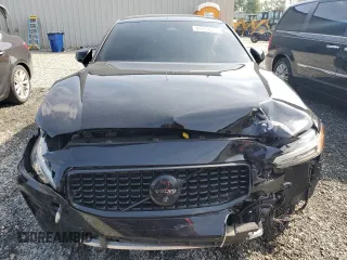 2024 Volvo S60 Plus Black Edition z VIN 7JRL12TH3RG308082, wystawiony jako Copart lot #60137305 z przebiegiem 33 904 mil mil oraz Szkoda całkowita • Salvage title. Historia ofert i sprzedaży dostępna na DreamBid. Obrazek 5.