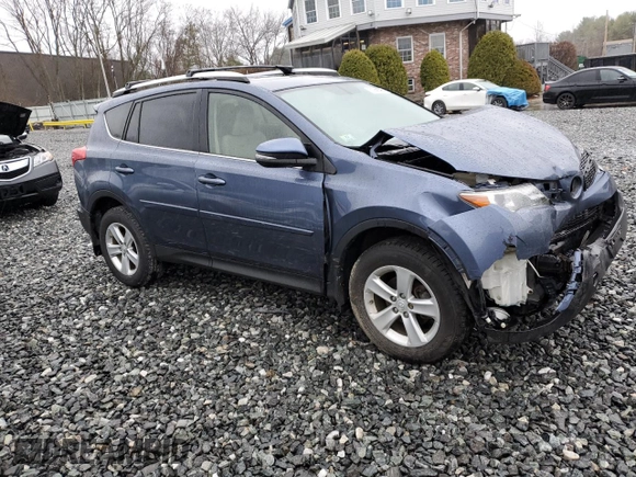 2013 Toyota RAV4 XLE with VIN JTMRFREV4DD046637, listed as a Copart auction lot 51942395 with 81,276 mi miles and Clean Title. Bid and sale history available at carsss.com. Image 4.