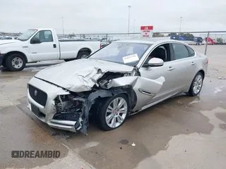 2017 Jaguar XF 35t Premium with VIN SAJBD4BV4HCY27802, listed as a IAAI auction lot 41076758 with 106,298 mi miles. Bid and sale history available at carsss.com. Image 19.