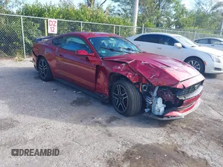 2019 Ford Mustang EcoBoost z VIN 1FA6P8TH4K5200283, wystawiony jako IAAI lot #40826151 z przebiegiem 47 151 mil mil oraz . Historia ofert i sprzedaży dostępna na DreamBid. Obrazek 1.