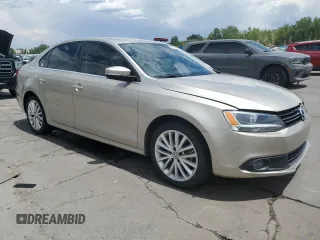2013 Volkswagen Jetta TDI w/Premium/Nav с VIN 3VWLL7AJXDM200789, выставлен на аукционе Copart как лот 63700385 с пробегом 137 369 миль миль и Списание • Salvage title. История ставок и продаж доступна на DreamBid. Изображение 4.