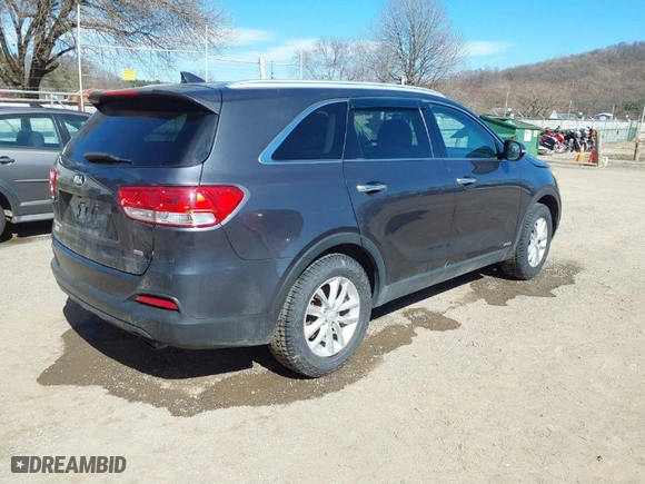 2017 Kia Sorento LX with VIN 5XYPGDA32HG258178, listed as a IAAI auction lot 41805367 with 103,895 mi miles. Bid and sale history available at carsss.com. Image 4.